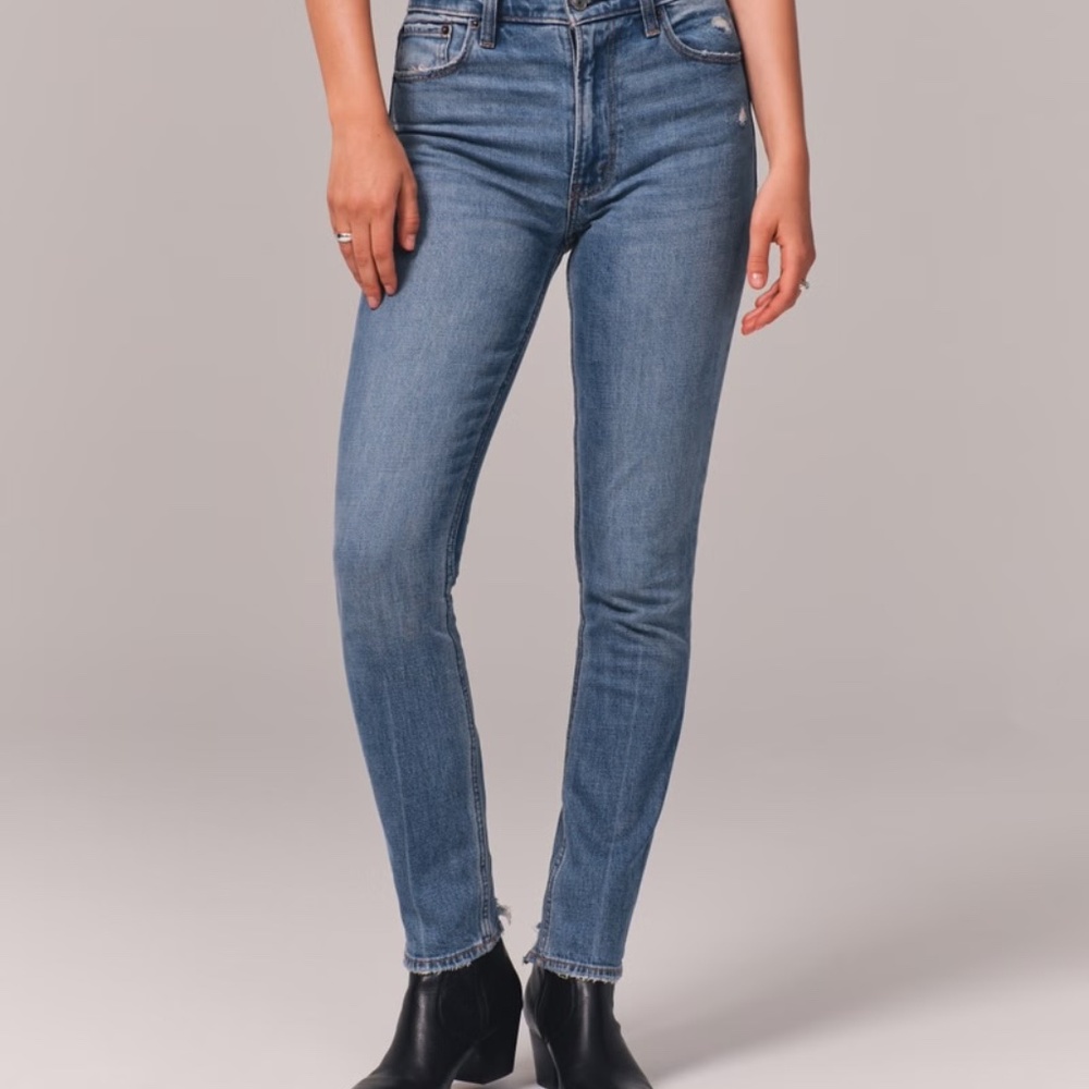 JEANS - Picture 2 of 6